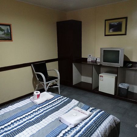 The Southern Cross Hotel Manila Kültér fotó