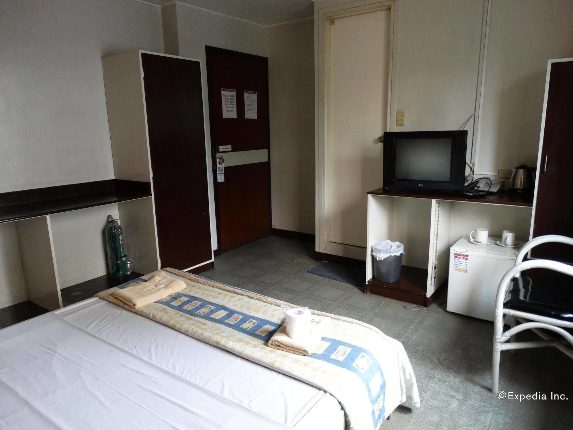 The Southern Cross Hotel Manila Kültér fotó